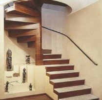 Деревянная винтовая лестница из бука Ан 139 цена